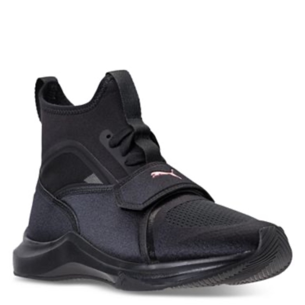 Women’s pumas